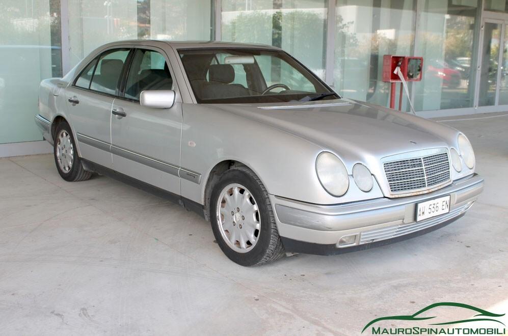Mercedes-benz E 200 MERCEDES KOMPRESSOR ELEGANCE 186 CV