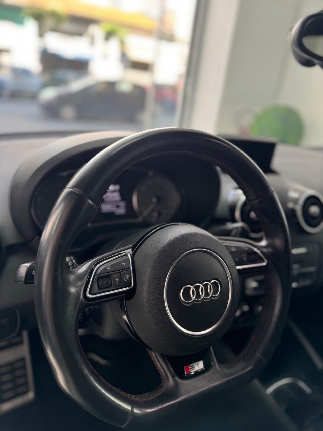 Audi A1 S1 2.0 TFSI quattro