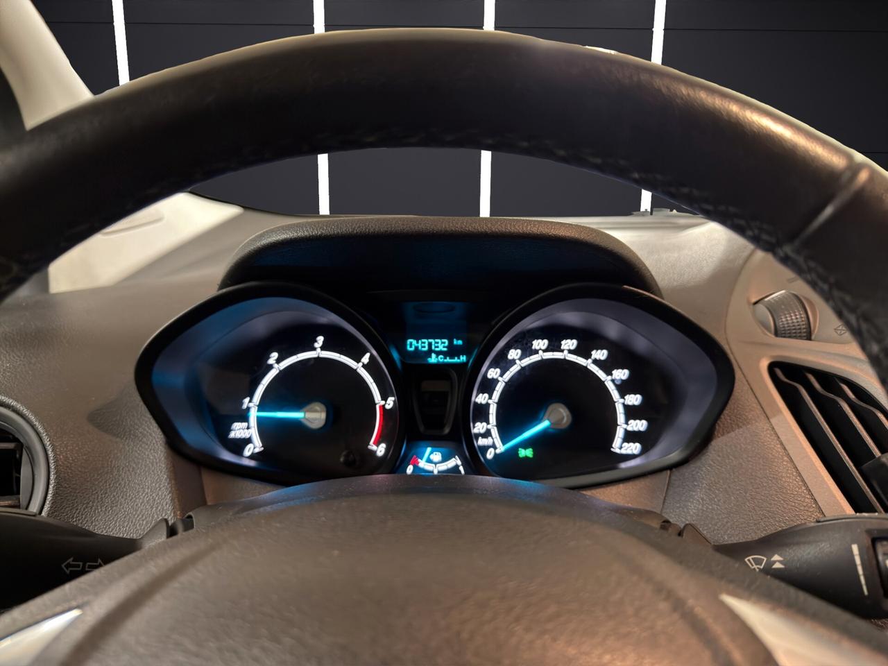 Ford Tourneo Courier 1.5 TDCI 100 CV S&S Plus