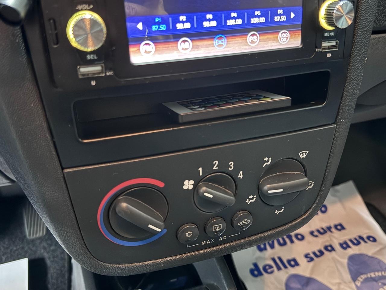 Opel Corsa 1.2i 16V Benzina 75cv 111.000km