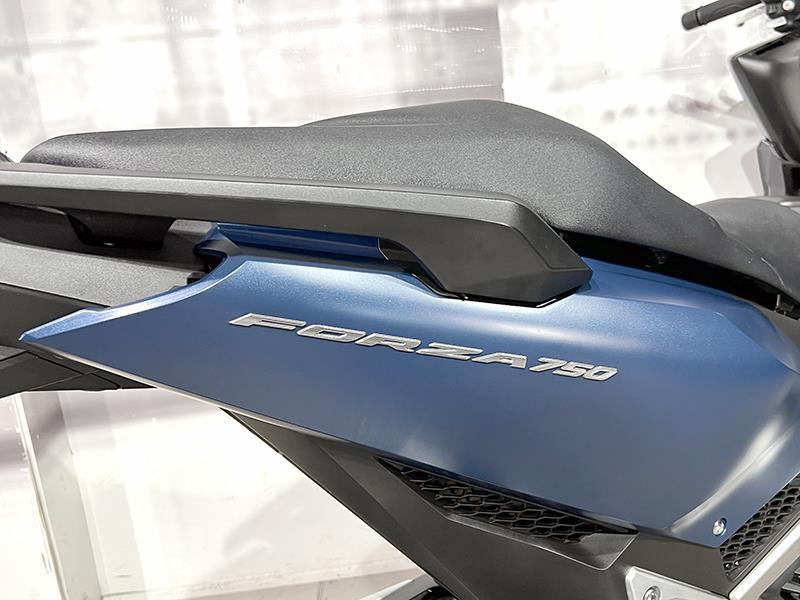 Honda Forza 750