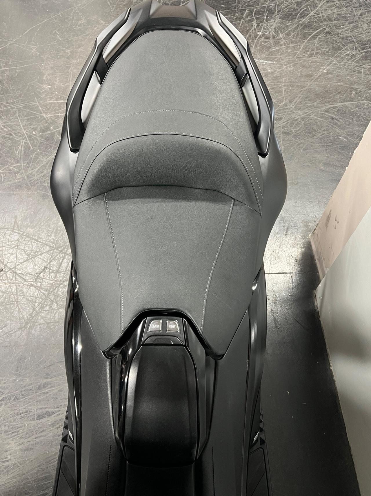 Yamaha TMAX DX