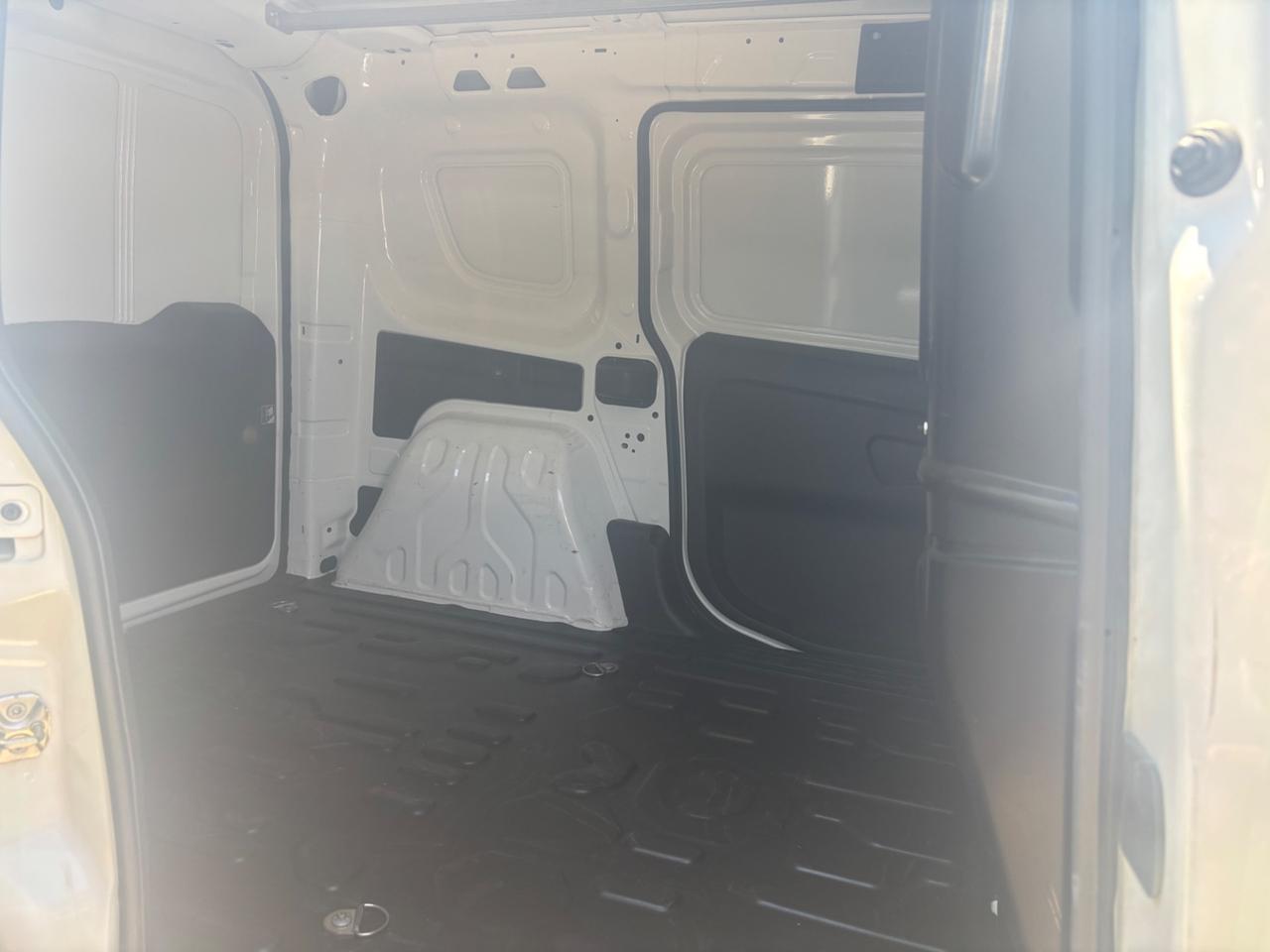 Fiat Doblo’ 1.6 - 2021 - DOPPIA PORTA LATERALE
