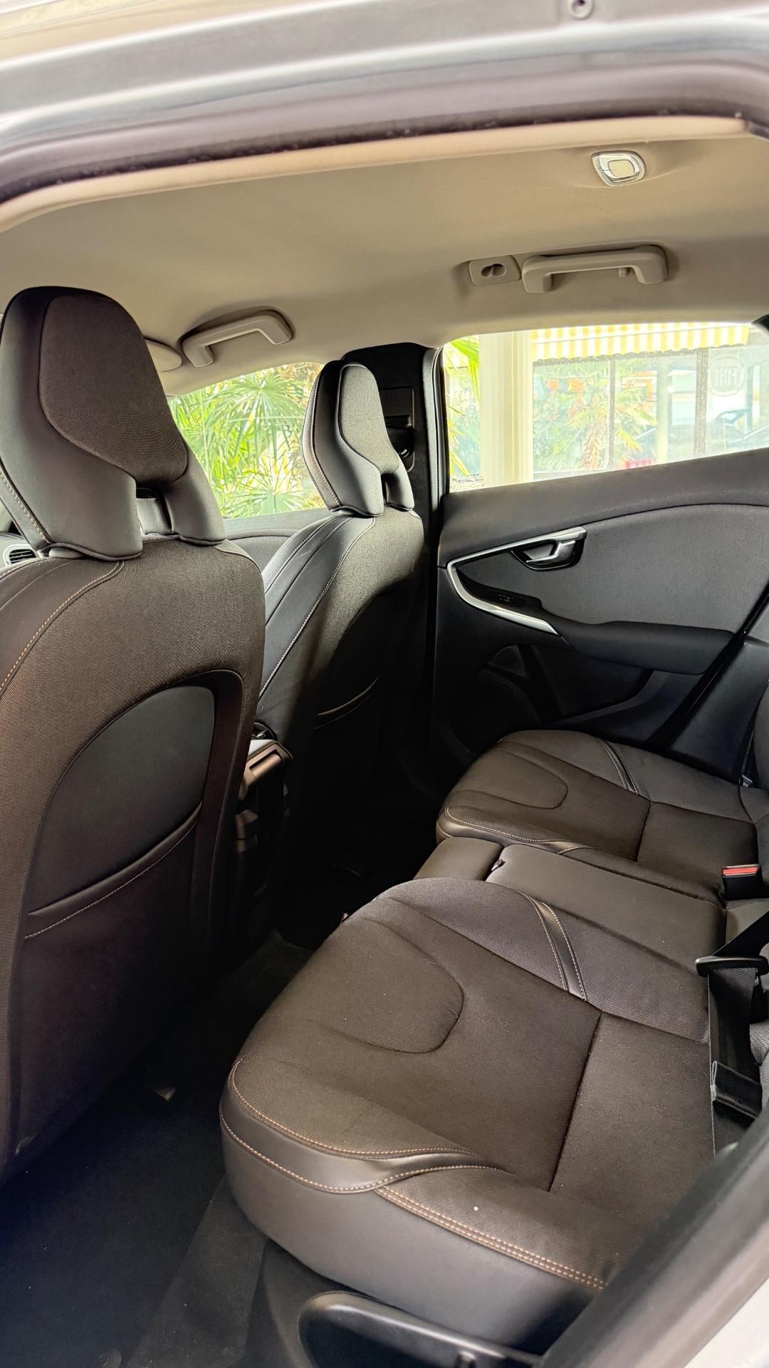 Volvo V40 Cross Country D2 Momentum