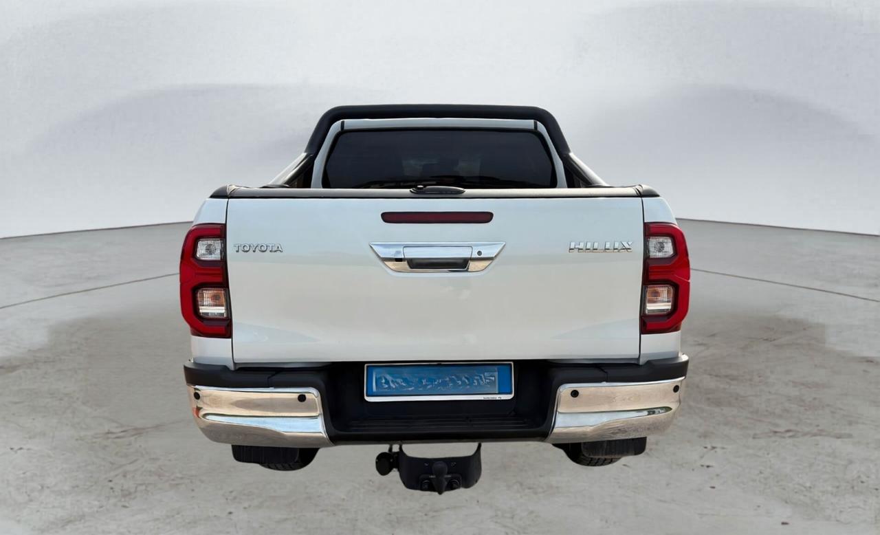 Toyota Hilux 2.8 D A/T 4WD 4 porte Double Cab Executive
