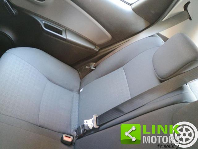 TOYOTA Yaris 1.0 5 porte Active 51 kw NEOPATENTATI