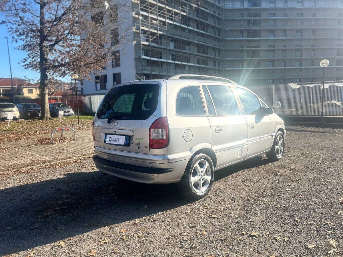 Opel Zafira Zafira 1.8 16v Sport Design 7 POSTI!