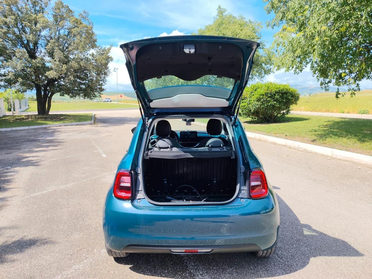 Fiat 500 500e Berlina 42 kWh Icon