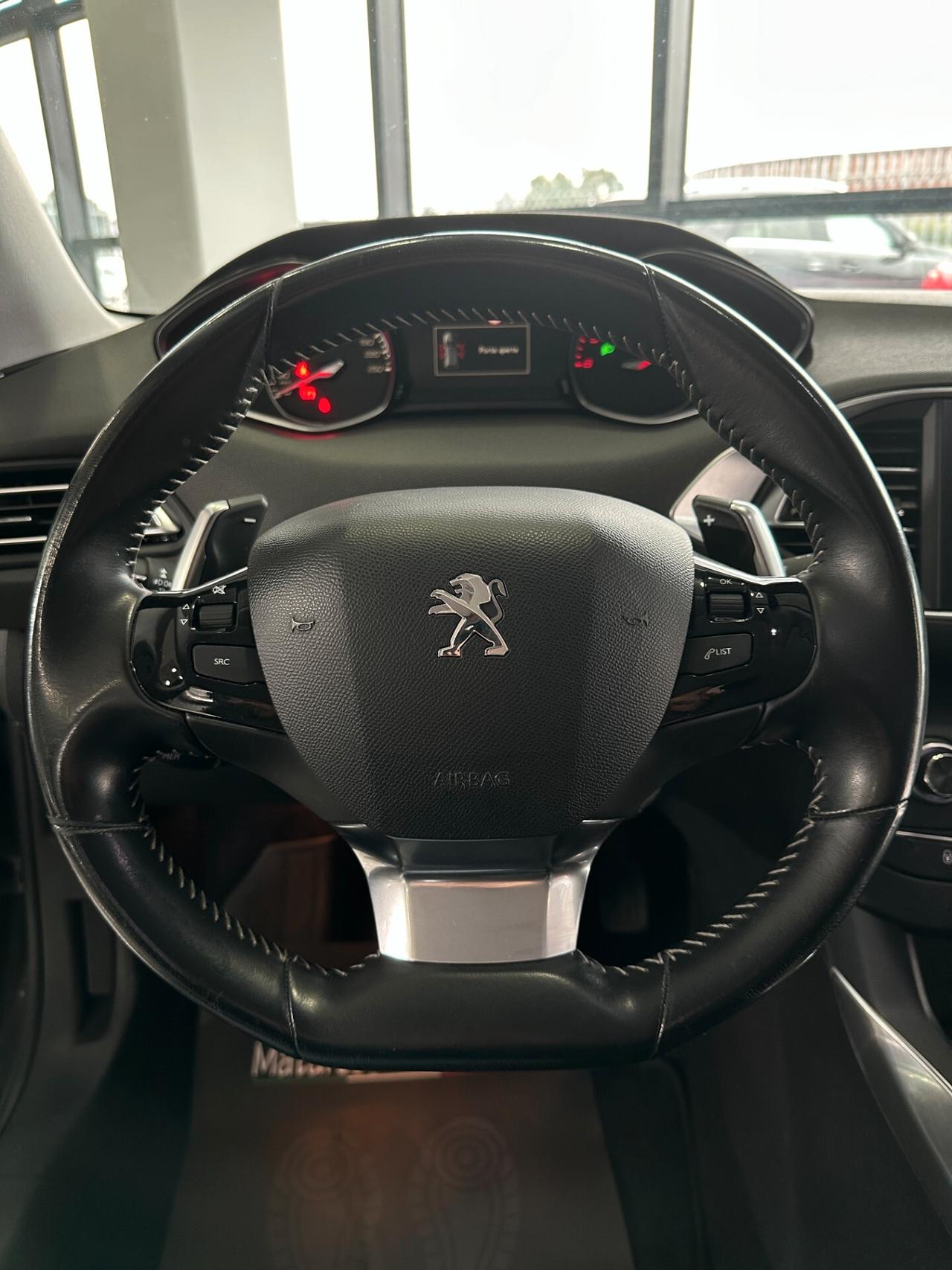 Peugeot 308 1.5 131cv CarPlay SensoriTelecamera Finanziabile