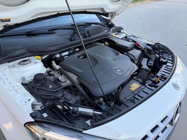 MERCEDES-BENZ GLA 180 PACK NIGHT+NAVI+FULL LED+R.CAM+PORT.ELETTRICO