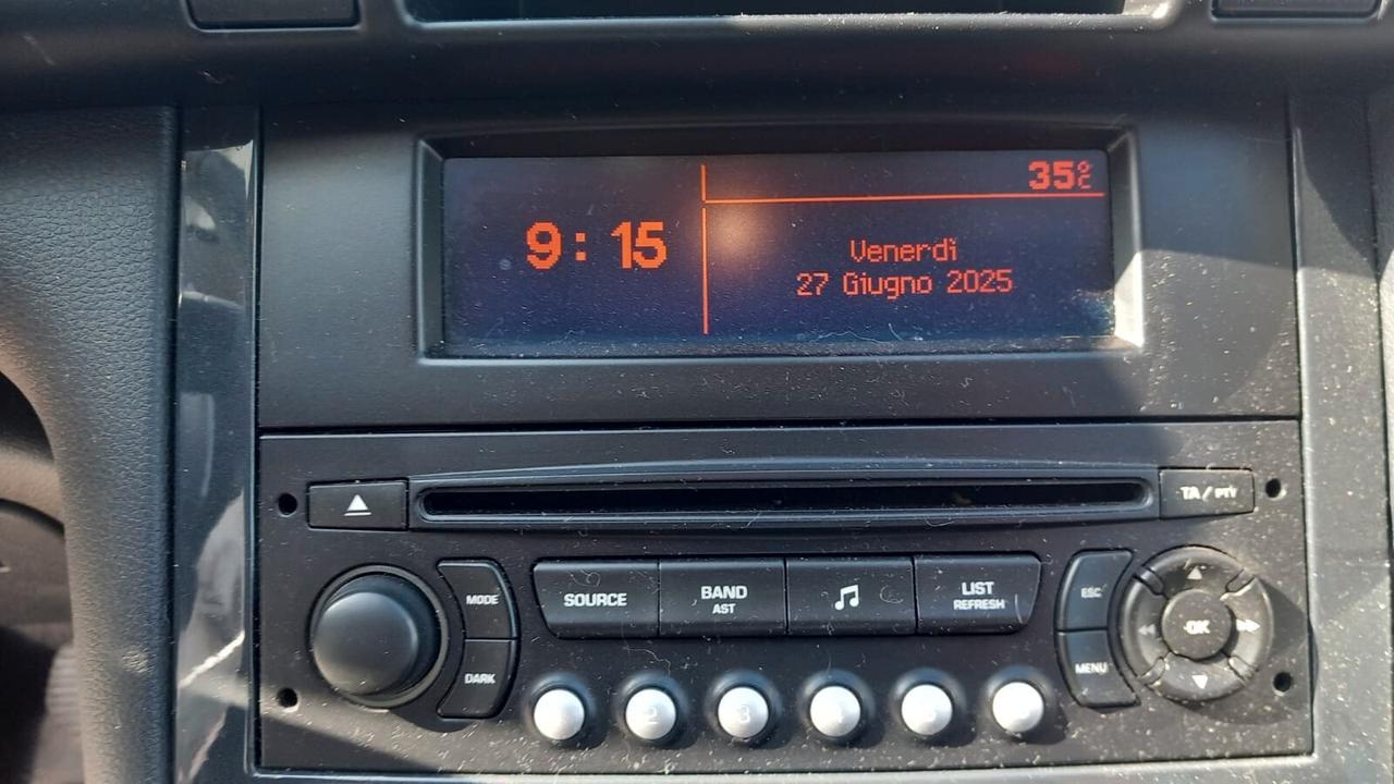 Peugeot 3008 1.6 HDi 112CV cambio robotizzato Tecno