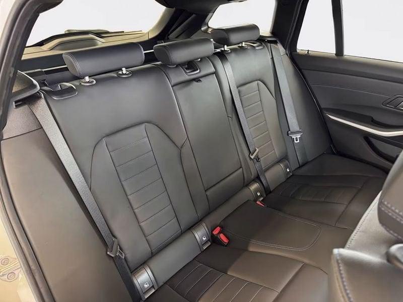 BMW Serie 3 320d 48V Touring Msport LED ACC NAVI RESTYLING 25