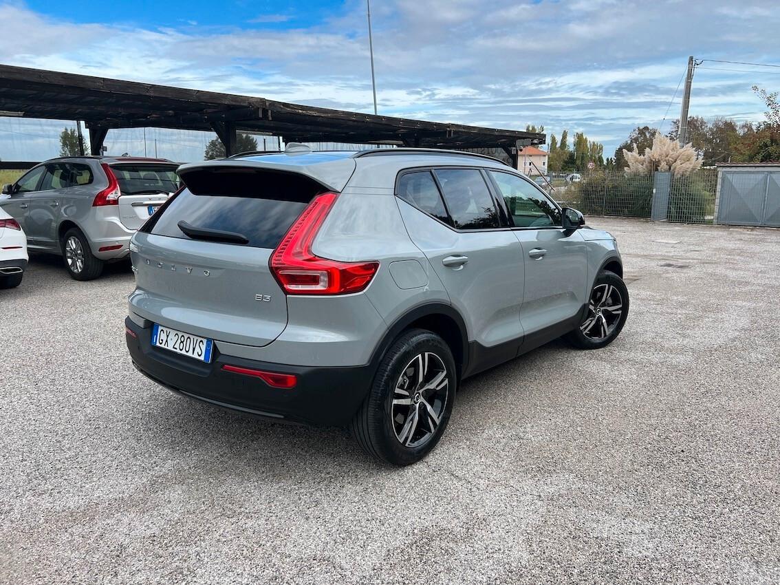 Volvo XC40 2.0 b3 Plus Black Edition auto - Tetto Apribile FULL OPTIONAL!!!