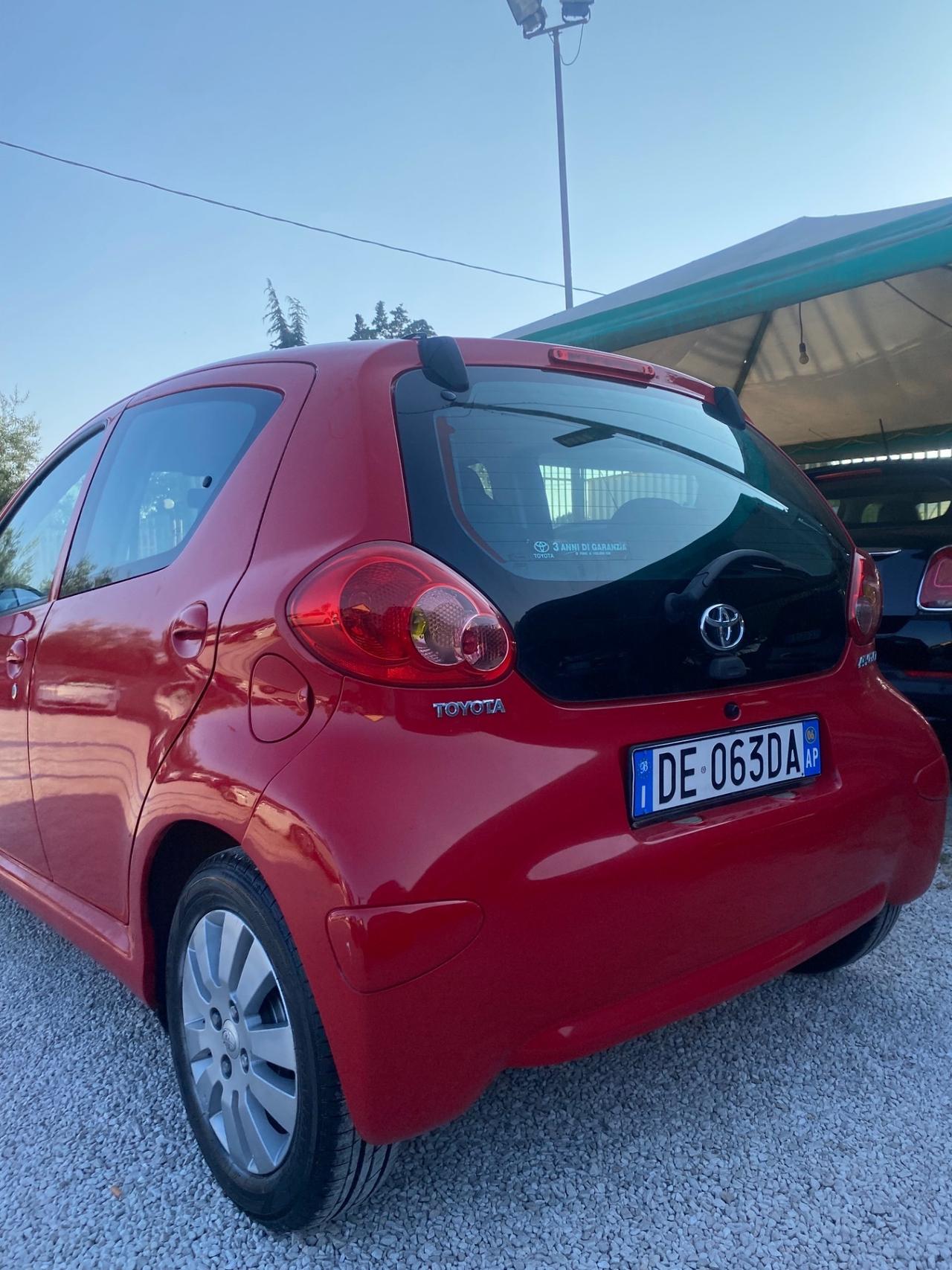 Toyota Aygo 1.0 12V VVT-i 5 porte Sol