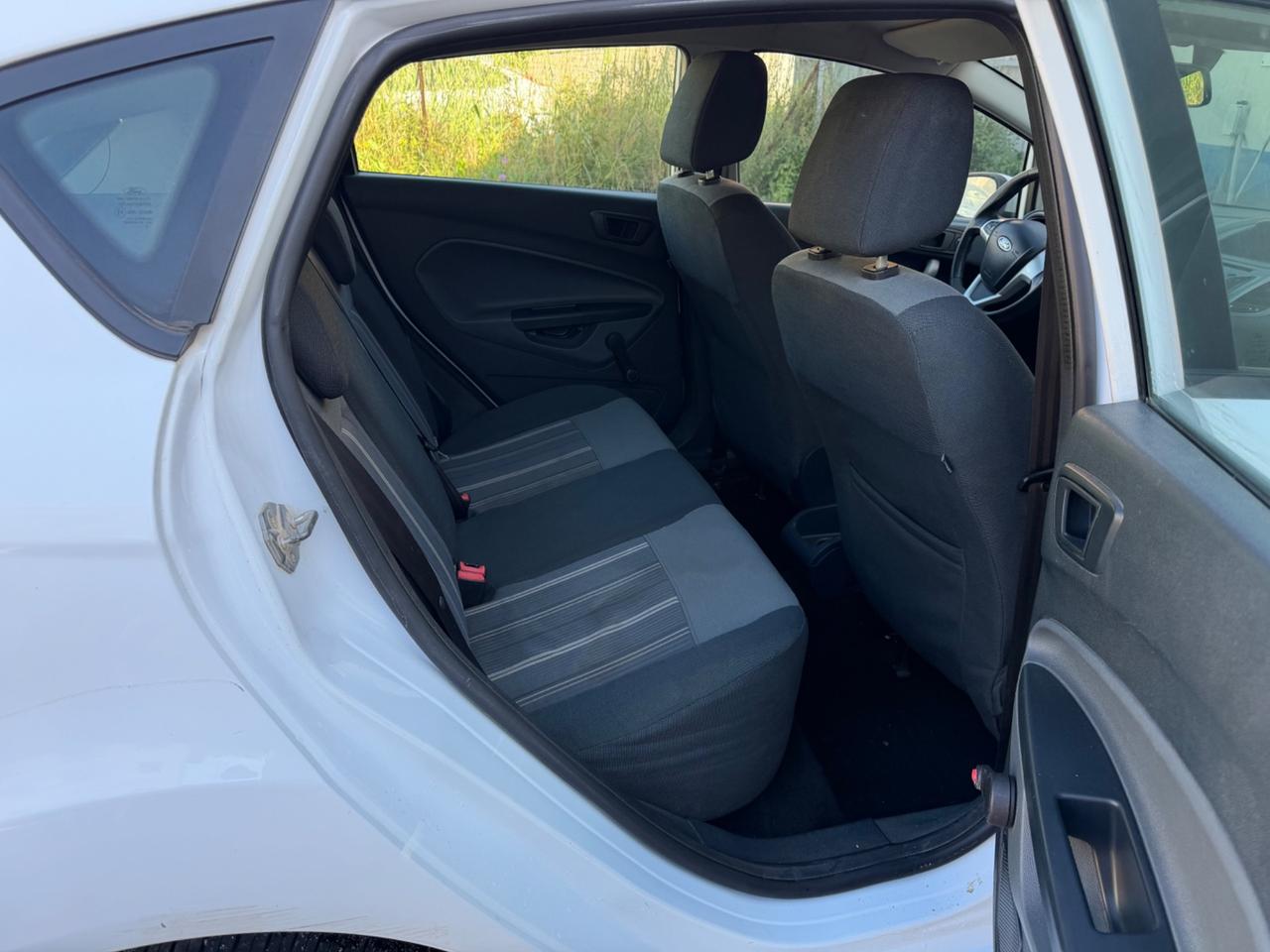 Ford Fiesta 1.4 TDCi 5p. Titanium distrib nuova frizione nuova