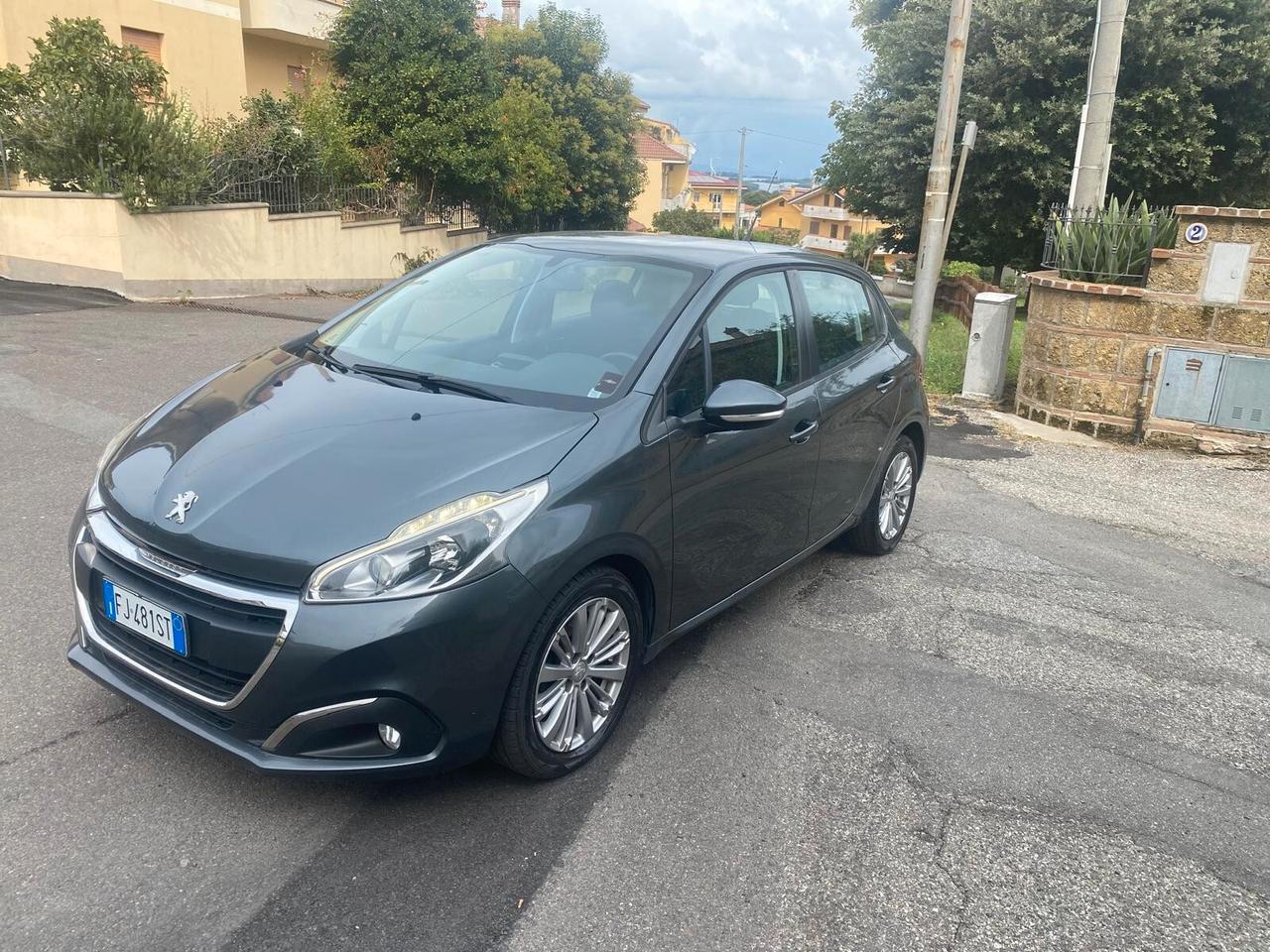 Peugeot 208 BlueHDi 100 5 porte Allure