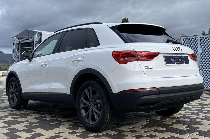 Audi Q3 Business 2.0 TDI 150CV S-Tronic 35