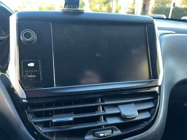 Peugeot 208 208 I 5p 1.2 puretech Active 82cv