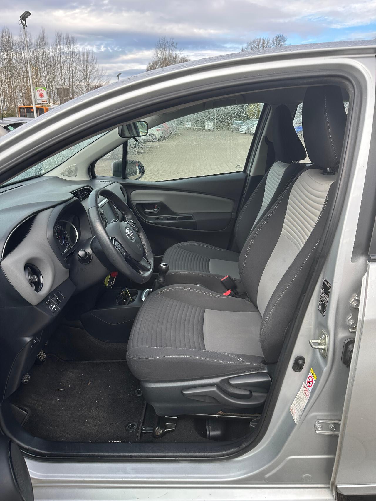 Toyota Yaris 1.0 72 CV 5 porte Active