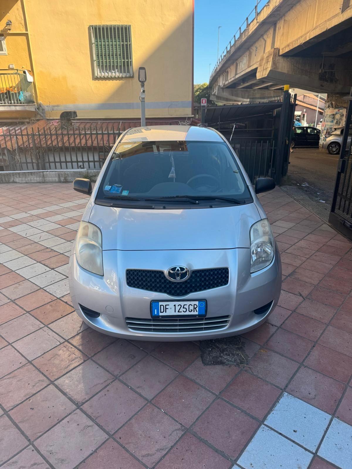 Toyota Yaris Verso 1.3i 16V cat Luna '03