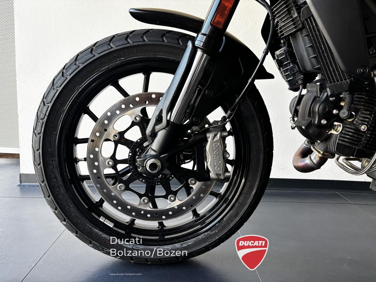 Ducati Scrambler 800 Icon Dark