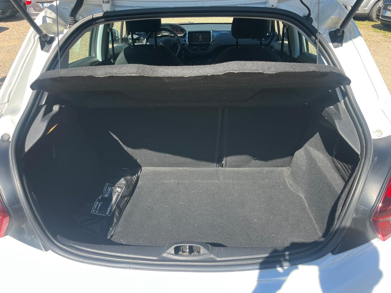 Peugeot 208 PureTech 82 5p. Allure