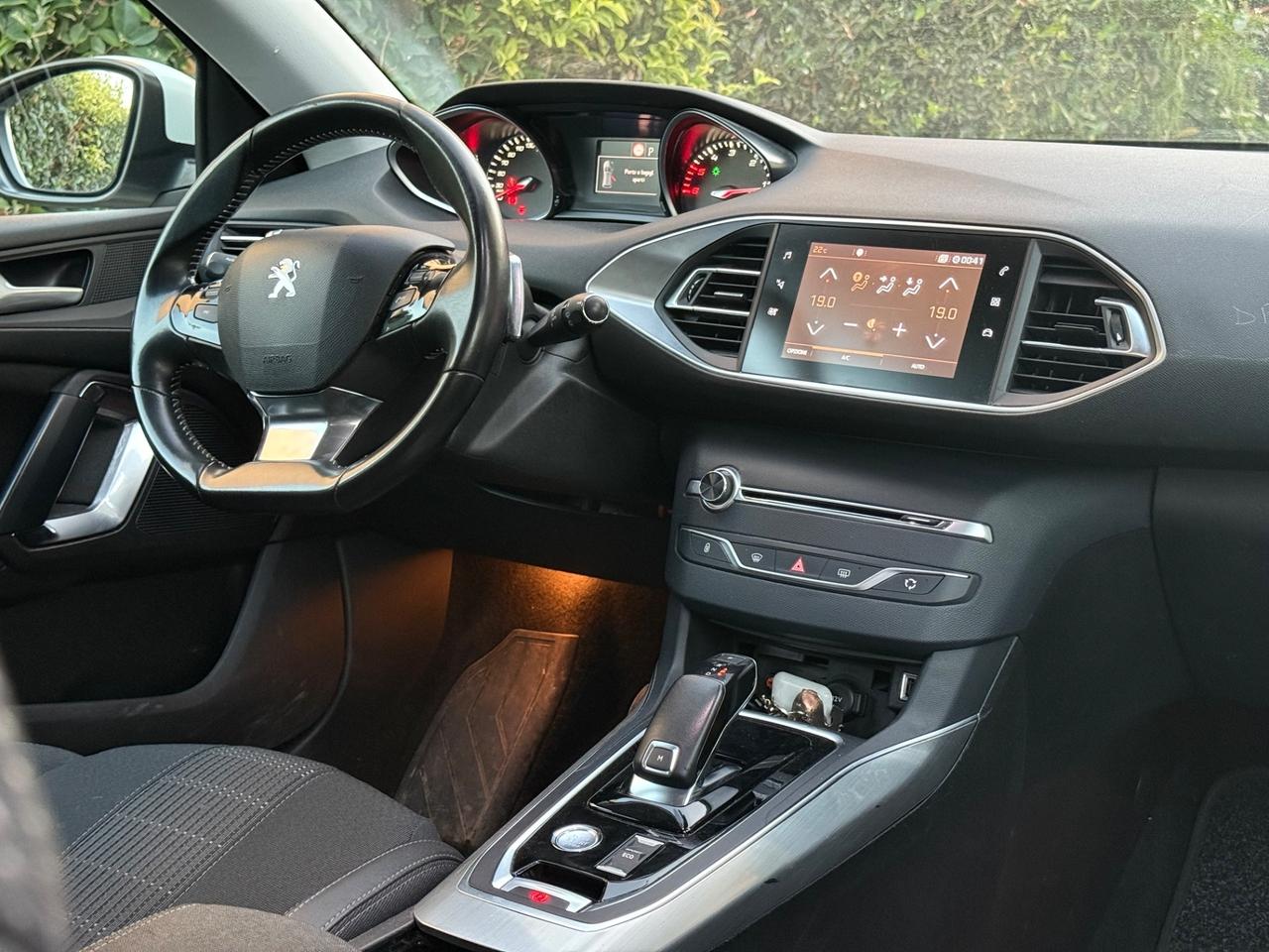 Peugeot 308 BlueHDi 130 S&S SW Allure bianco perla