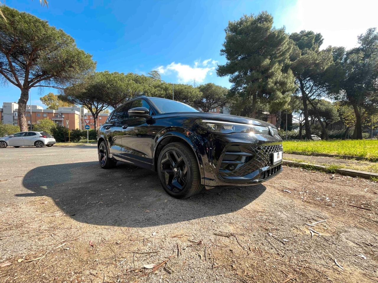 Volkswagen Tiguan 2.0 TDI 150 CV DSG R-Line Black Style Pack Automatica