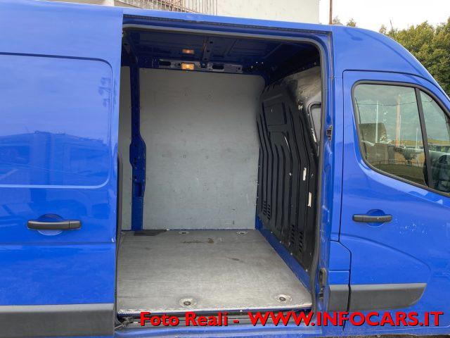 RENAULT Master T33 2.3 dCi 135 CV PASSO MEDIO