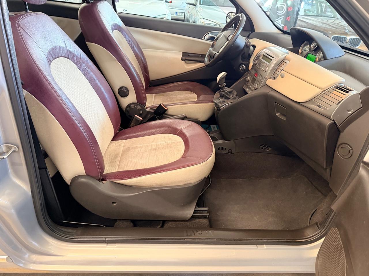 Lancia Ypsilon 1.4 Oro Ecochic GPL