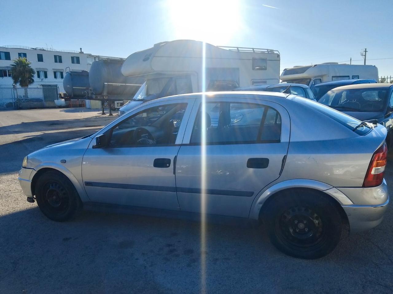 Opel Astra 1.4i 16V cat 5 porte GPL