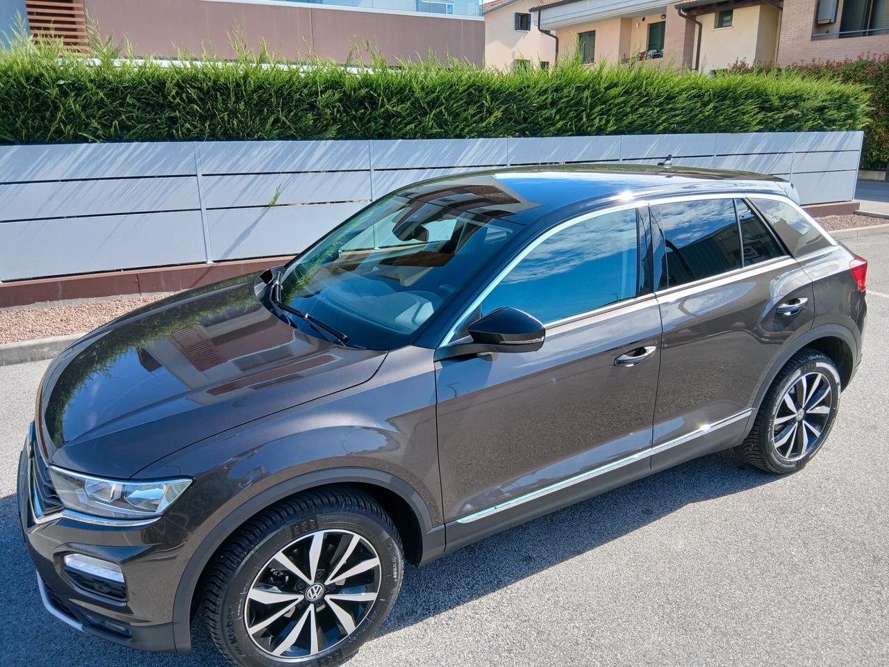 Volkswagen T-Roc 1.0 TSI 115 CV Style +teck pack tua a € 199 mese