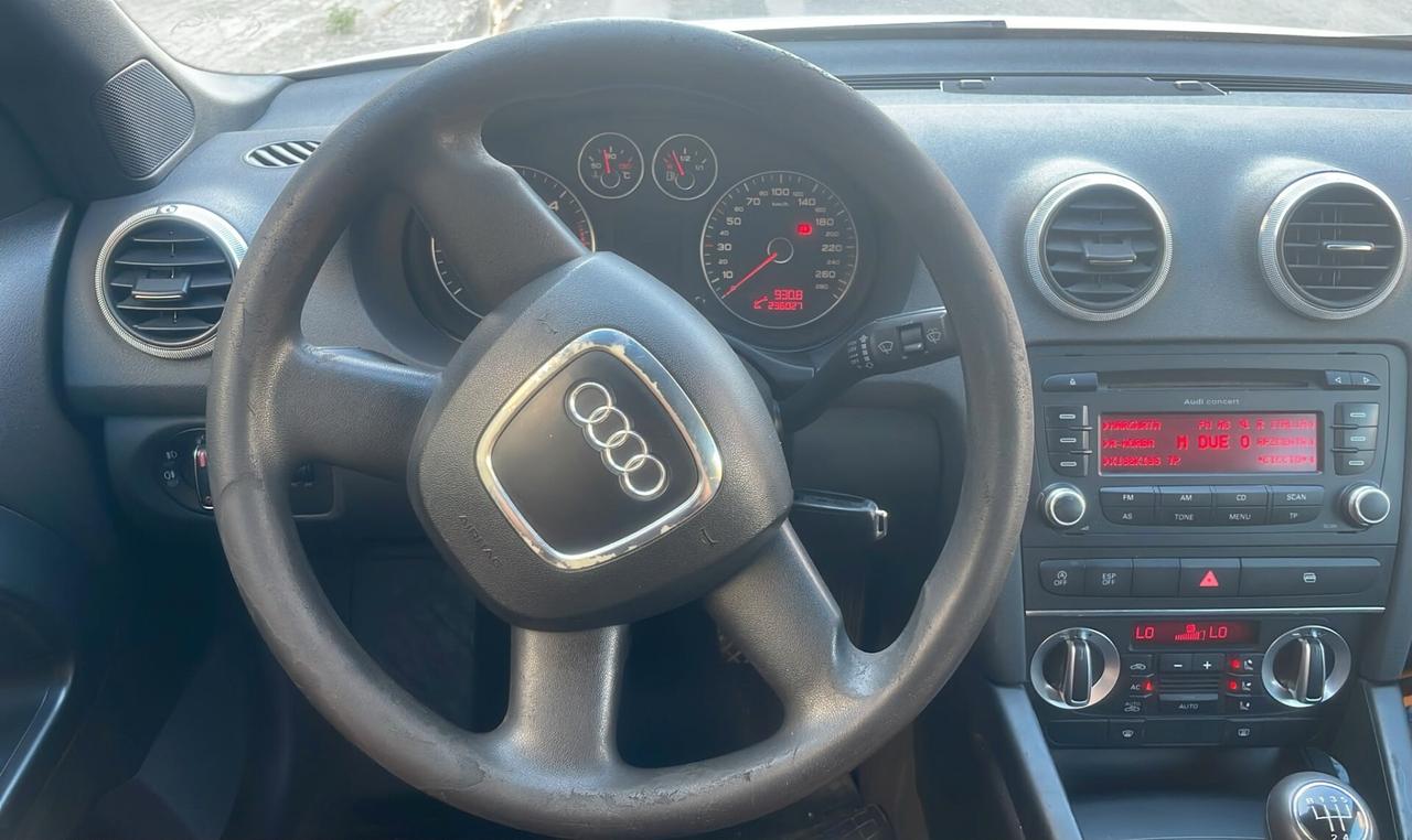 Audi A3 Cabrio 1.6 TDI 105 CV CR Ambition