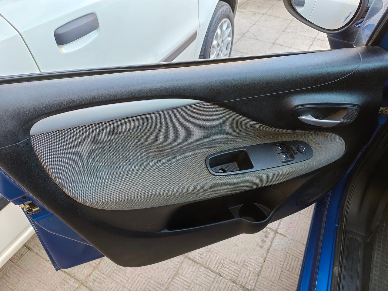 Fiat Punto Evo 1.3 Mjt 90 CV 5 porte Dynamic con gancio traino