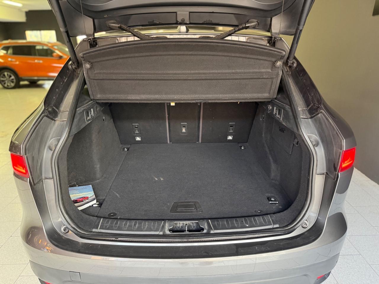 Jaguar F-Pace 2.0 D 180 CV AWD aut. Portfolio