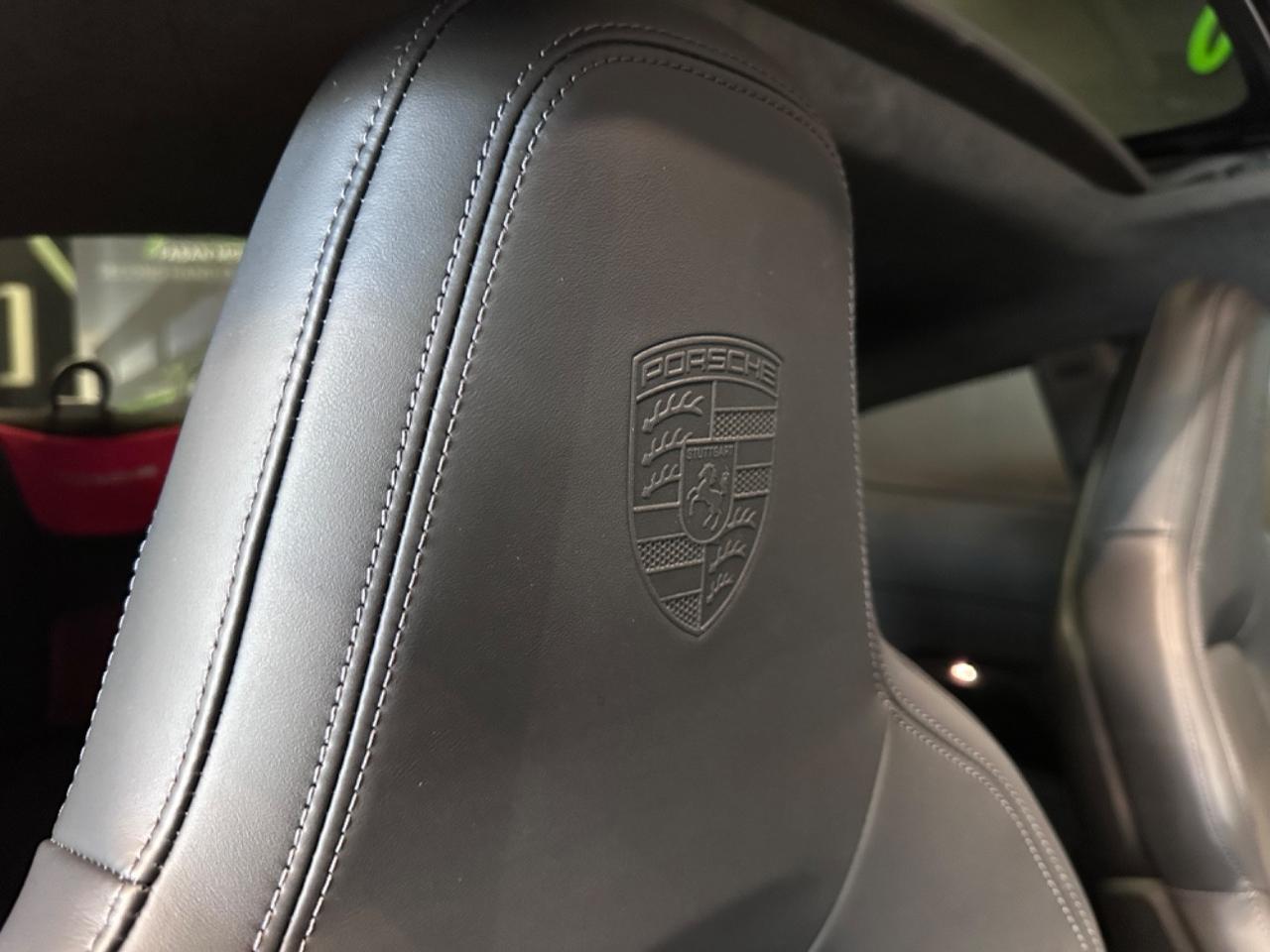 Porsche 911 Coupe 3.6 Carrera 4 GTS auto