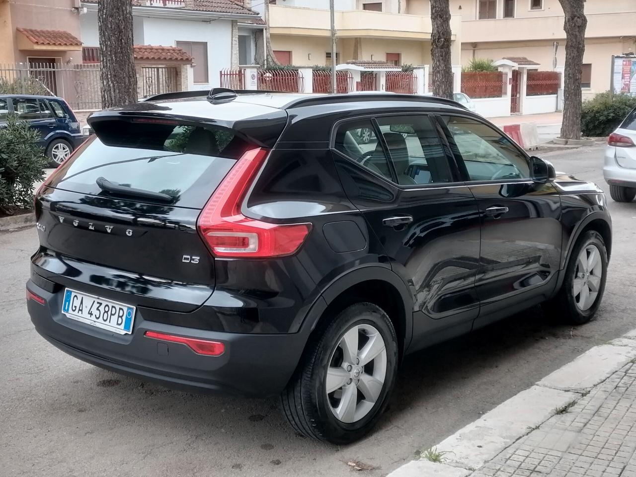 Volvo XC40 D3 Momentum NAVI CAMERA LED PELLE 2020