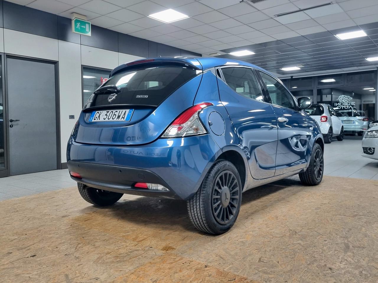 LANCIA YPSILON 1.0 FireFly 69CV 5p S&S HYBRID SILVER