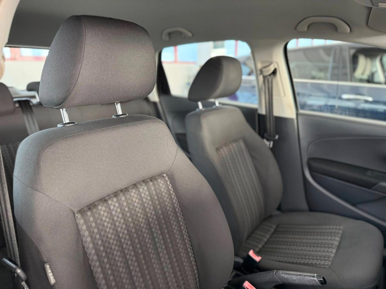 Volkswagen Polo 1.4 TDI 75cv Comfortline 2016