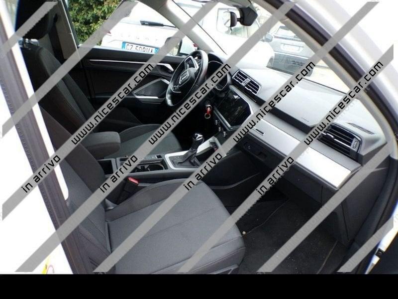 Audi Q3 35 TDI S tronic Business