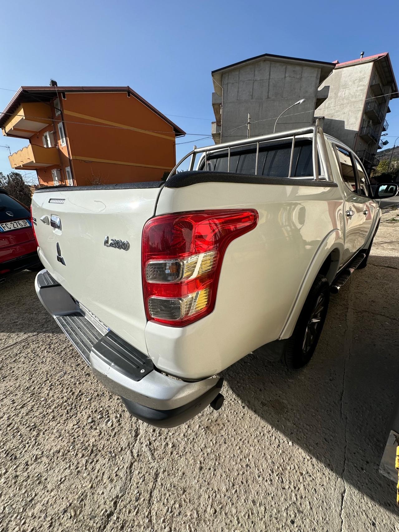 Mitsubishi L200 2.4, 154cv, 4x4