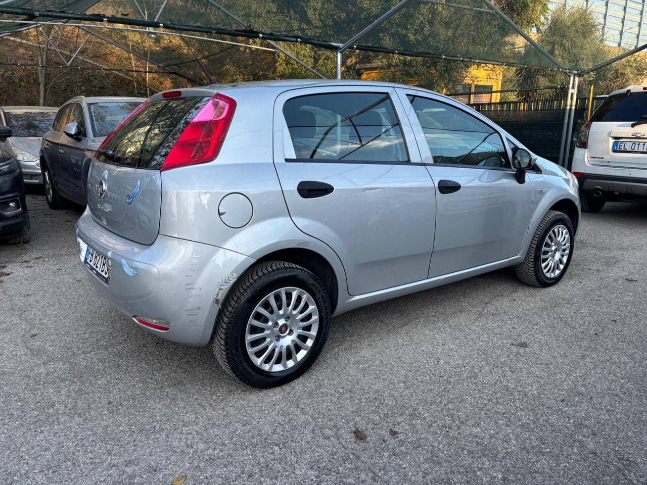 Fiat Punto 1.4 8V 5 porte METANO Lounge OK NEOPATENTATI