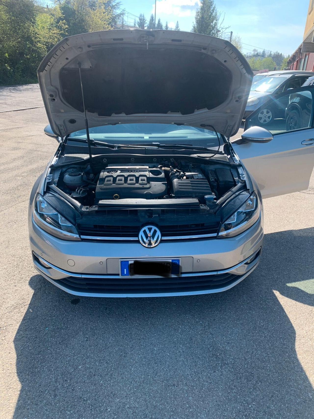 Volkswagen Golf neo patentati,full optional, tutto tagliandato, 195000 km, anno 2018, unico proprietario, euro 6