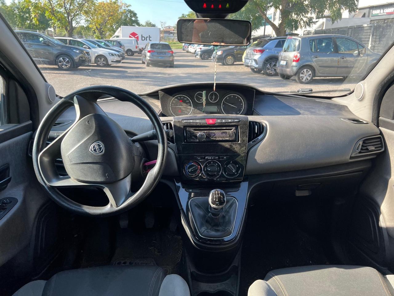 Lancia Ypsilon 0.9 TwinAir 85 CV 5 porte Metano Ecochic Silver