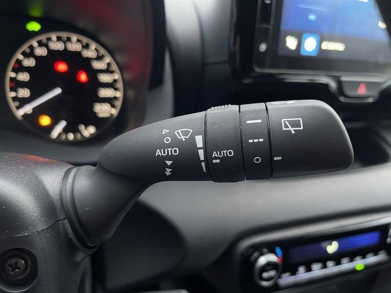 Toyota Yaris 1.5h Active - NUOVO