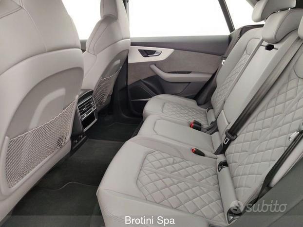 Audi Q8 SQ8 TDI quattro tiptronic sport attitude