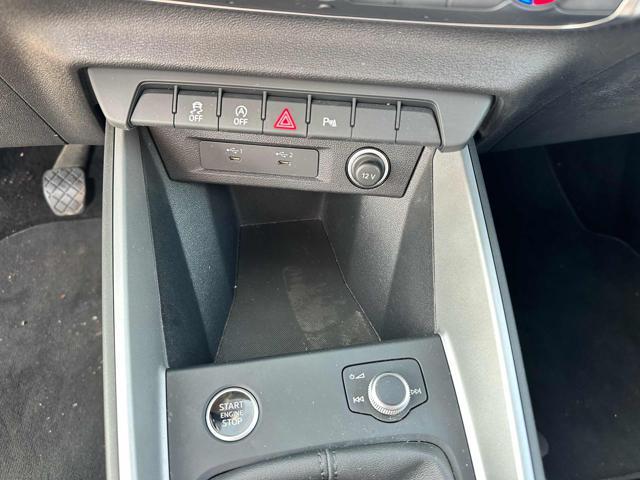 AUDI A1 citycarver 30 TFSI Identity Contrast