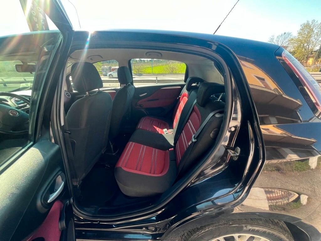 Fiat Punto 1.4 5 porte cambio manuale e automatico