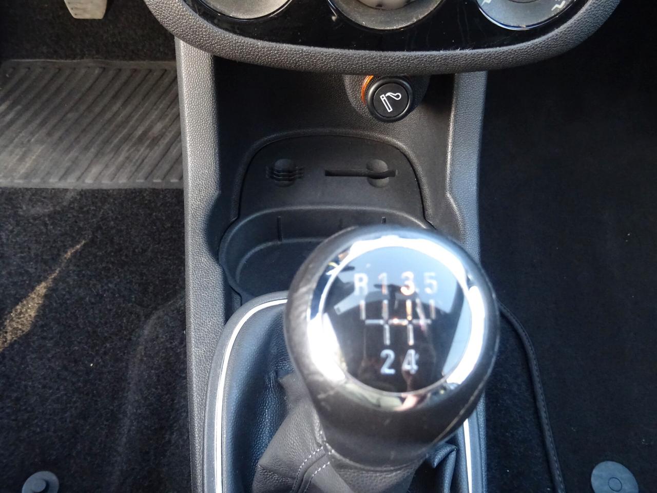 Opel Corsa 1.2 3 porte Club OK NEOPATENTATI