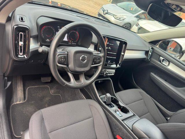 VOLVO XC40 T3 Geartronic Momentum Pro
